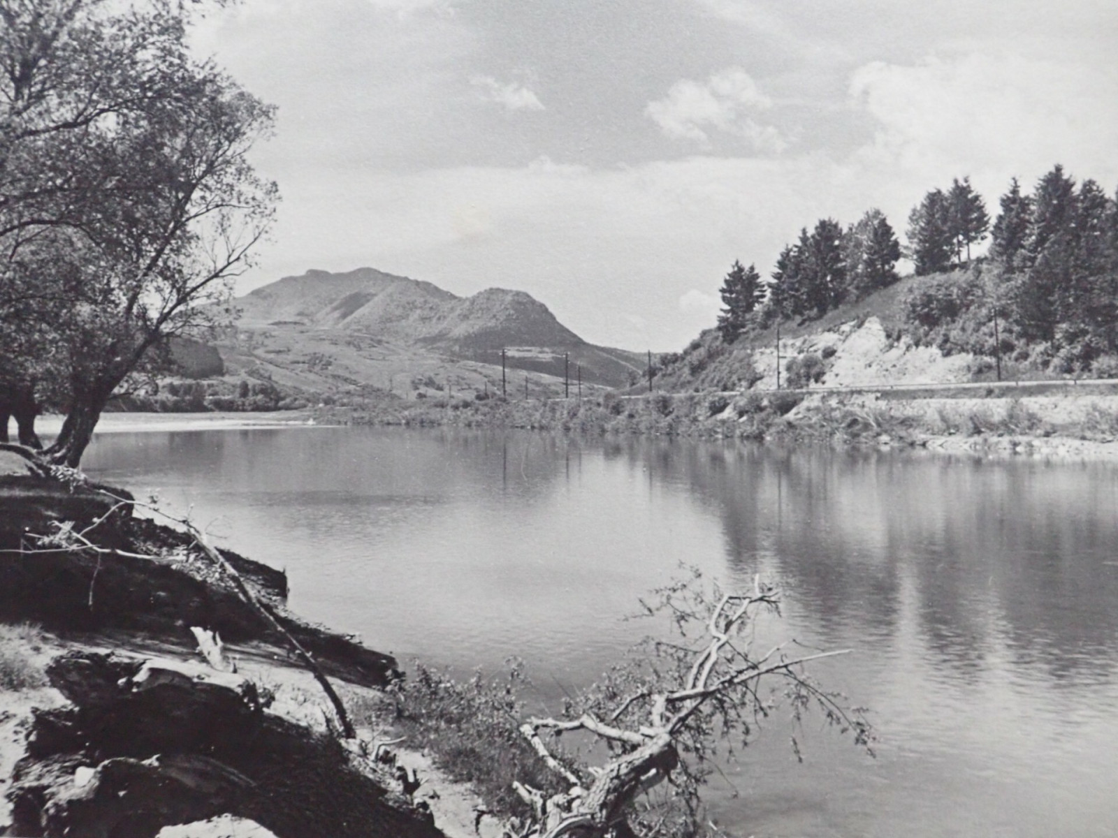 V takovém krásném prostředí tábořil náš 5. oddíl v roce 1947 u Dolního Kubína na Slovensku